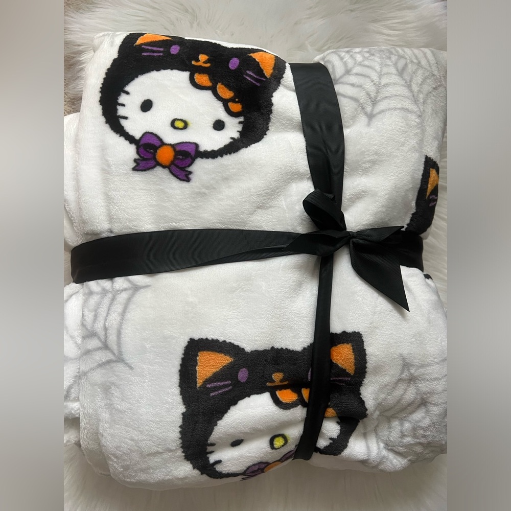 Hello Kitty Halloween Blanket